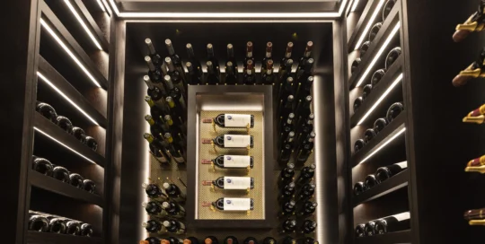 bespoke-wine-display
