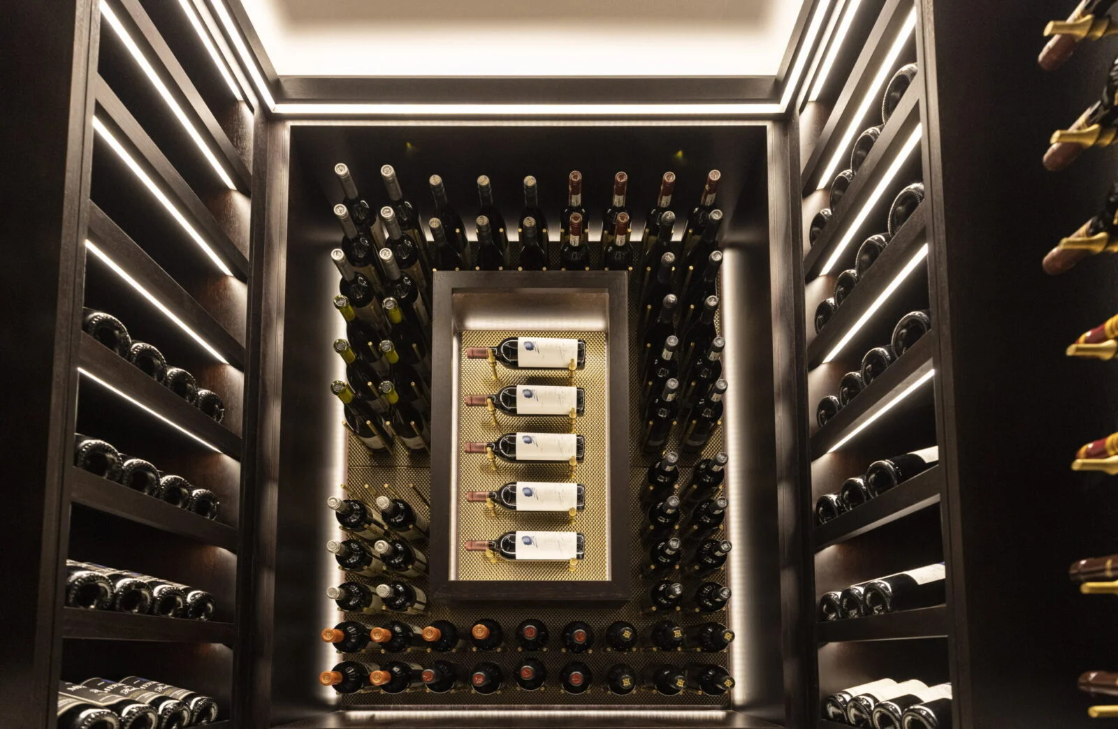 bespoke-wine-display